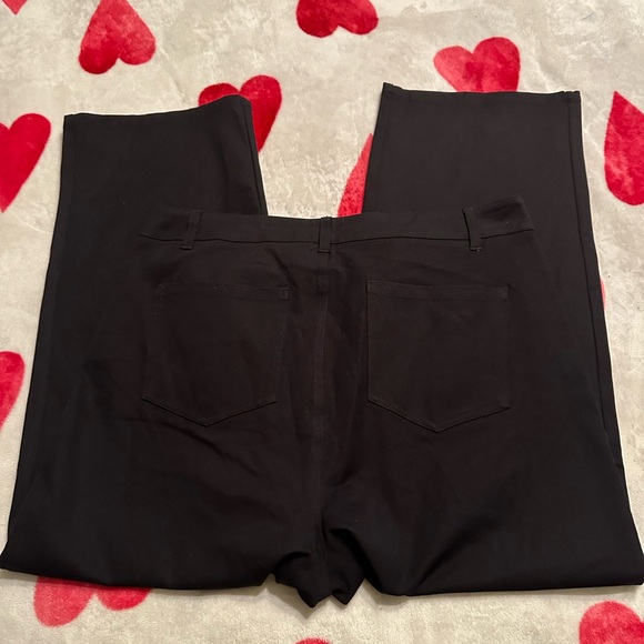 Market & Spruce Women's Black Cropped Pants - Picture 10 of 11